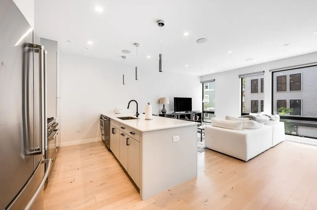 340 W 2nd St #3, Boston, MA 02127 - #1