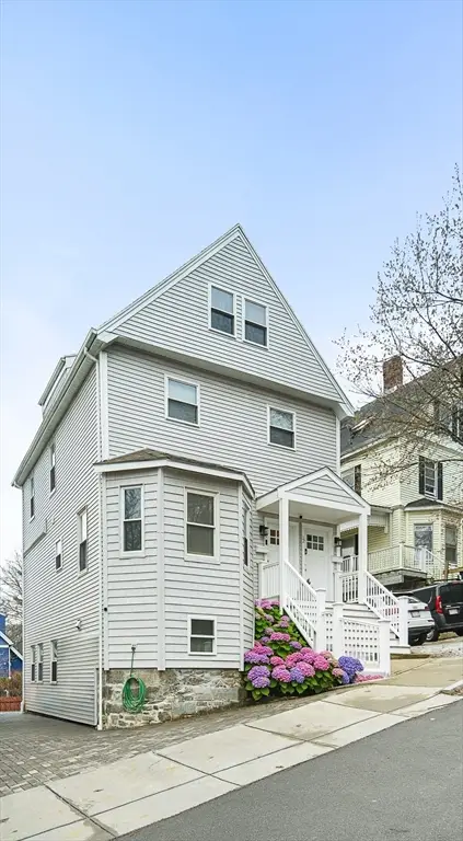 30-32 Oakland St, Newton, MA 02458 - #2