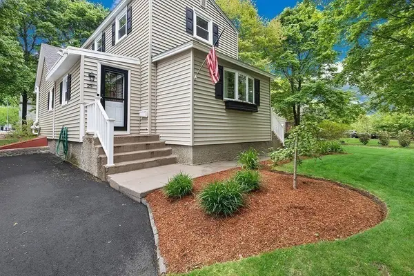 25 Lyman St, North Attleboro, MA 02760