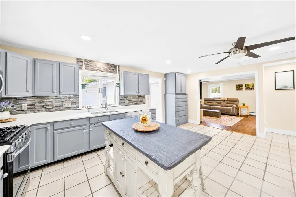 84 Fowler Rd, Lowell, MA 01854 - #1