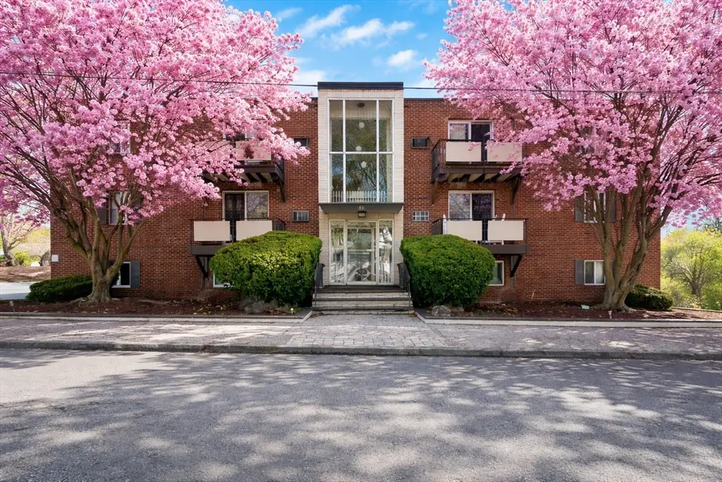 48 N Emerson St #1, Wakefield, MA 01880 - #1