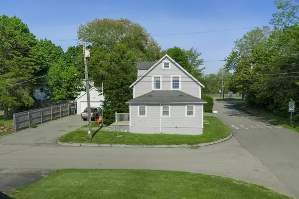 32 Mohill Ave, Swansea, MA 02777