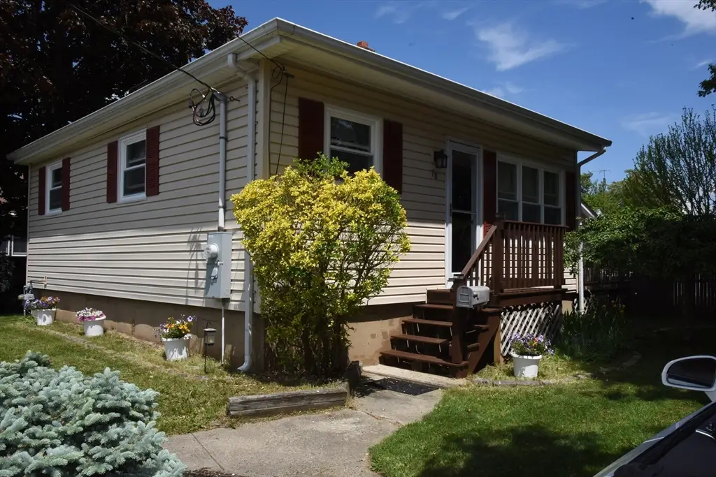 78 Munsey Ave, Swansea, MA 02777 - #1