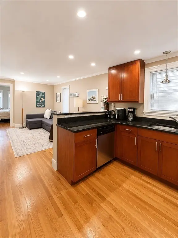 6 Bristol St #1, Cambridge, MA 02141 - #3