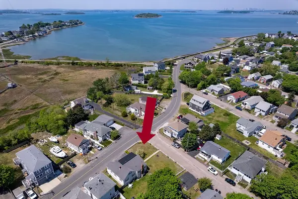 84 Newport Rd, Hull, MA 02045