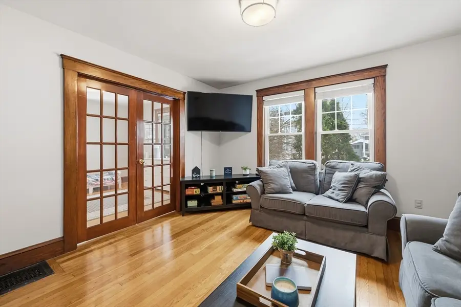 233 Lowell St #1, Waltham, MA 02453 - #2