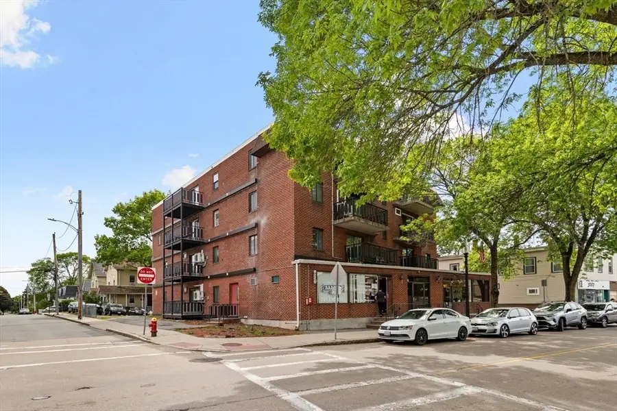 26 W Wyoming Avenue #2D, Melrose, MA 02176 - #2