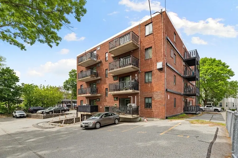 26 W Wyoming Avenue #2D, Melrose, MA 02176 - #3