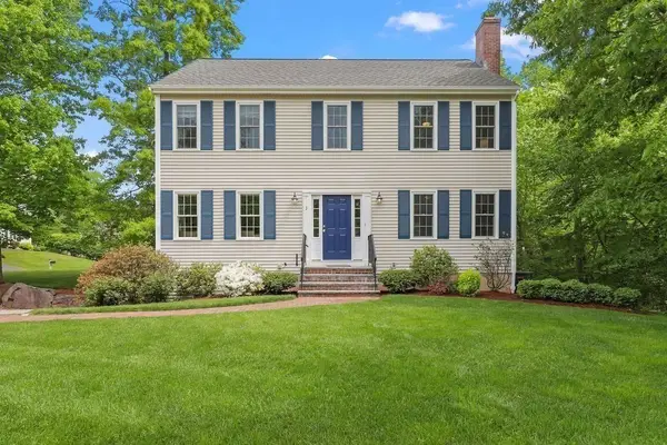 2 Thomas Circle, North Attleboro, MA 02760