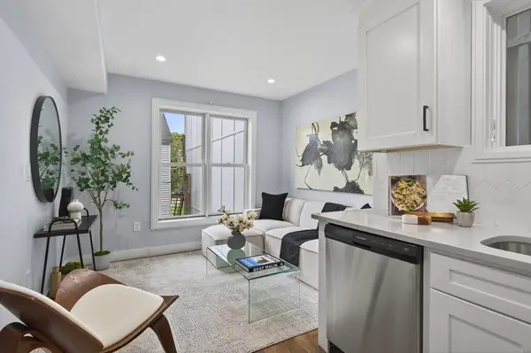 221 Paris St #1, Boston, MA 02128