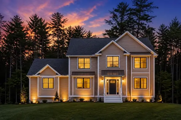 16 Unkety Brook Way, Dunstable, MA 01827