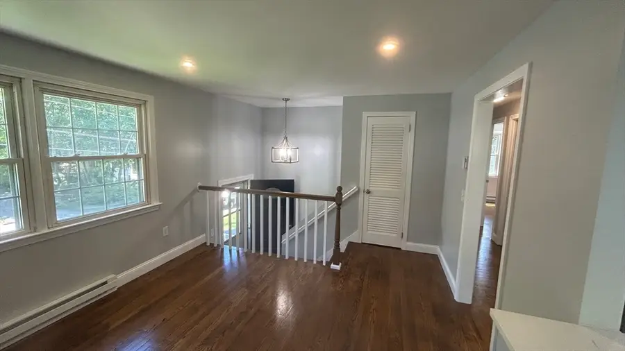 9 Cricket Dr, Sturbridge, MA 01566 - #2