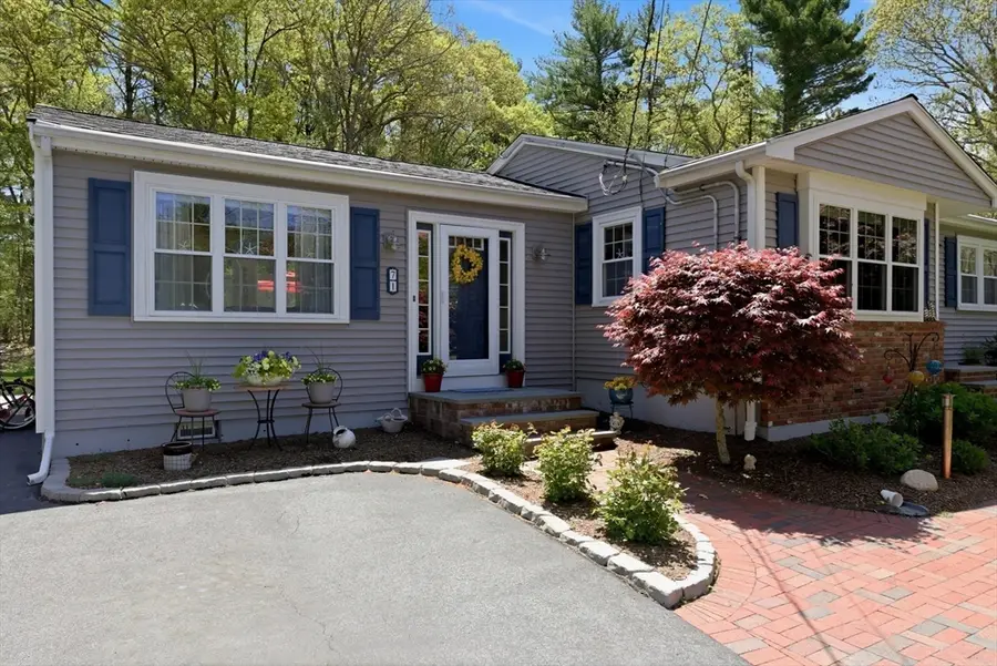 71 Valley St, Pembroke, MA 02359 - #3