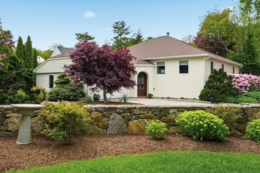 6 Victoria Rd, Manchester, MA 01944 - #2