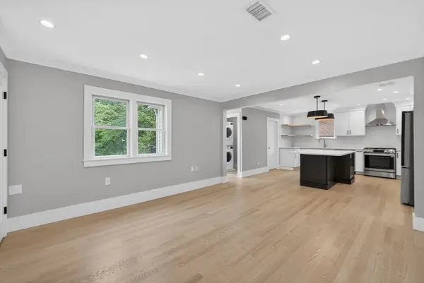 29 Hanson St #2, Somerville, MA 02143
