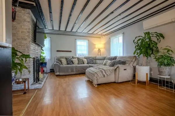 584 Dennison Dr, Southbridge, MA 01550