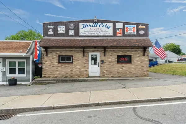 202-204 Pinehurst Ave., Swansea, MA 02777