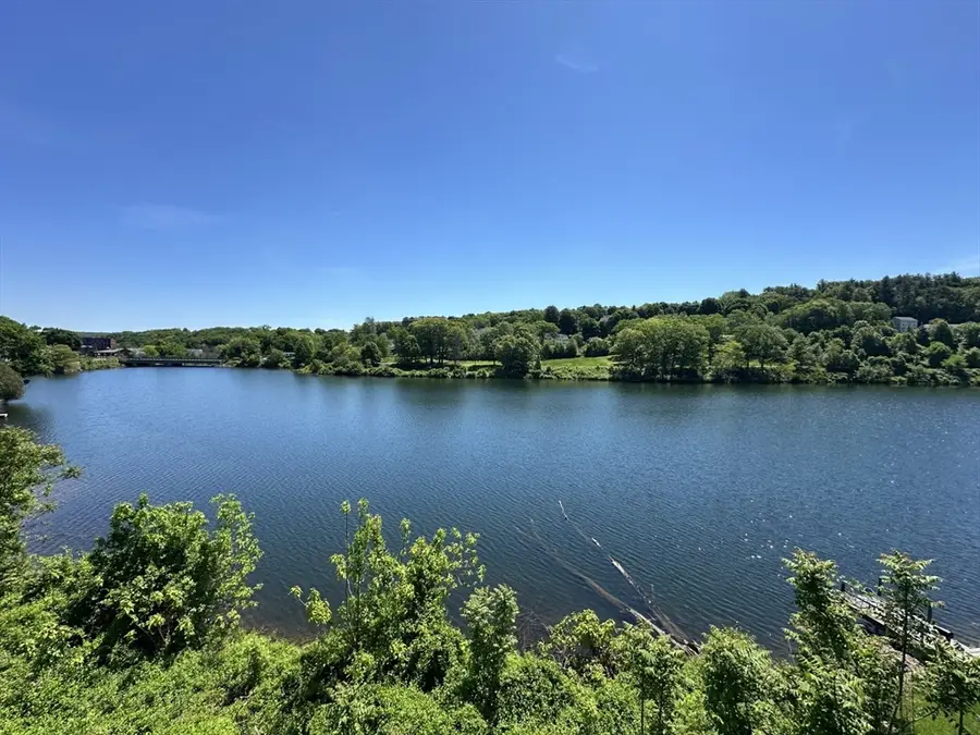 190 Grove St, Clinton, MA 01510 - #3