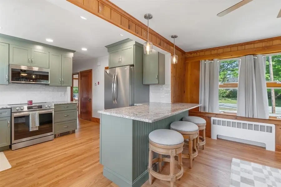 5 Bates St, Mendon, MA 01756 - #3