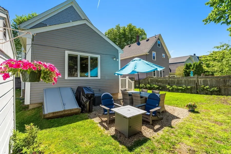 8 Lincoln Street, Manchester, MA 01944 - #3