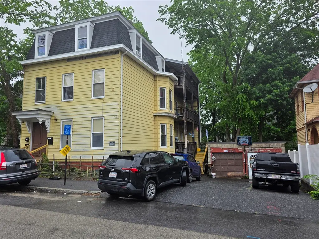 4 Home St, Worcester, MA 01609 - #1