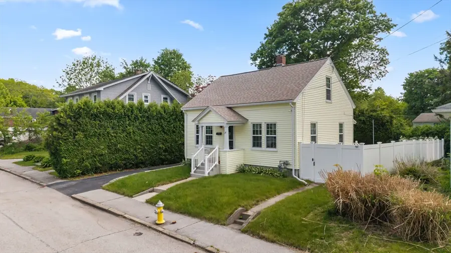28 Spring St, Webster, MA 01570 - #2