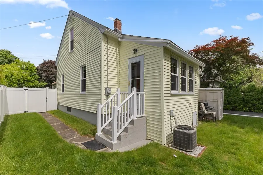 28 Spring St, Webster, MA 01570 - #3