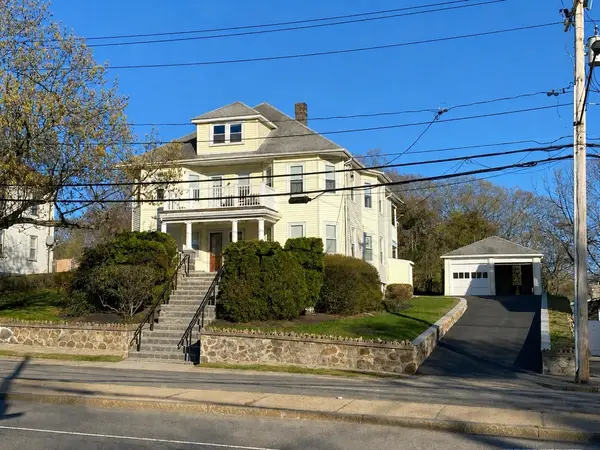 5008 Washington St, Boston, MA 02132