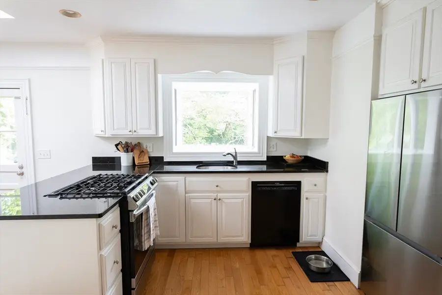 25 Milford St, Medway, MA 02053 - #3