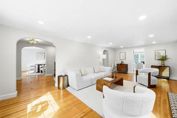 17 Woodhaven Rd, Newton, MA 02468