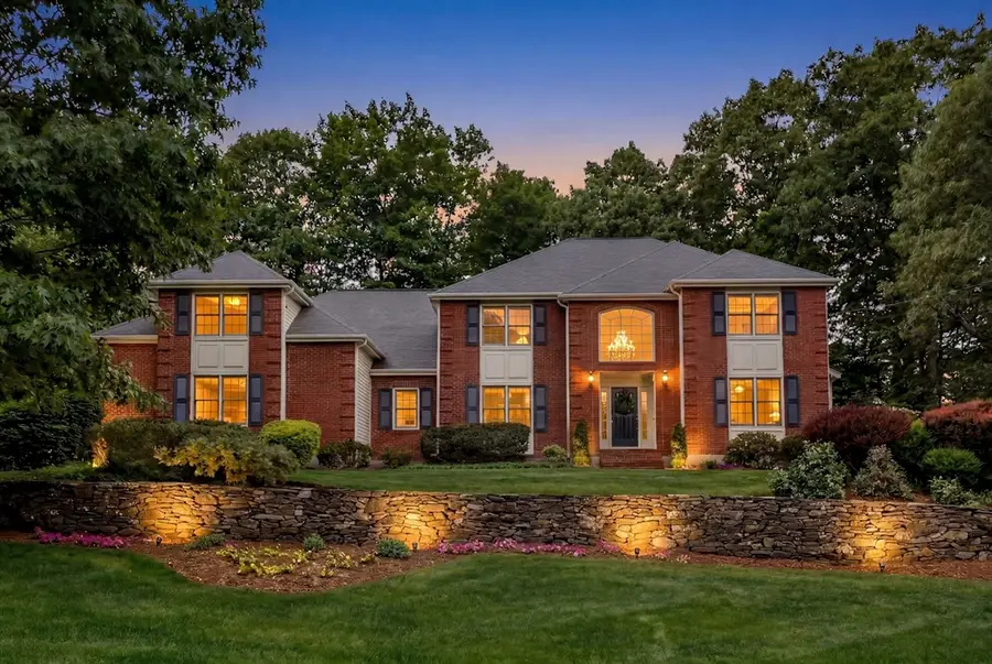 4 Wagon Wheel Rd, North Attleboro, MA 02760 - #2