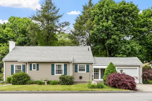 11 Whitla Drive, Worcester, MA 01604