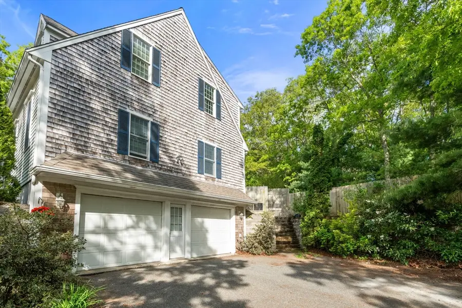 8 Friendship Ln, Bourne, MA 02532 - #3