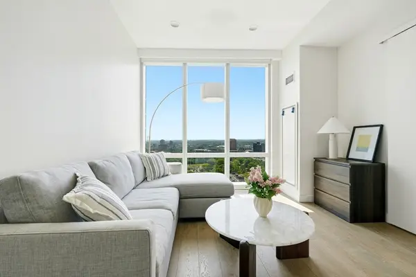 188 Brookline Ave #24F, Boston, MA 02215