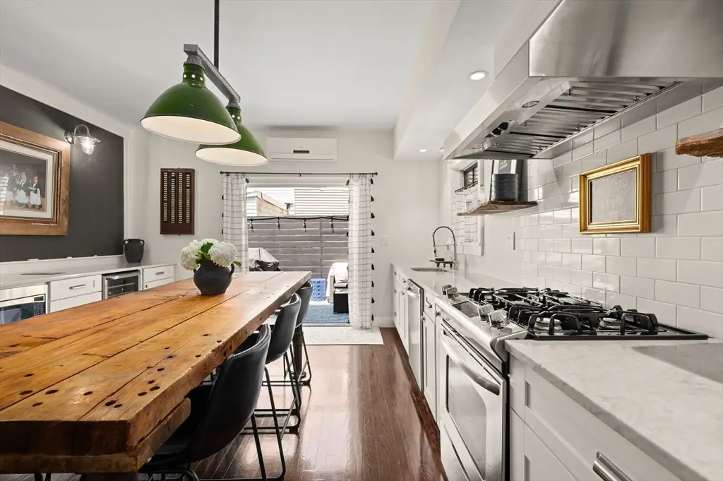 14 F St, Boston, MA 02127 - #1