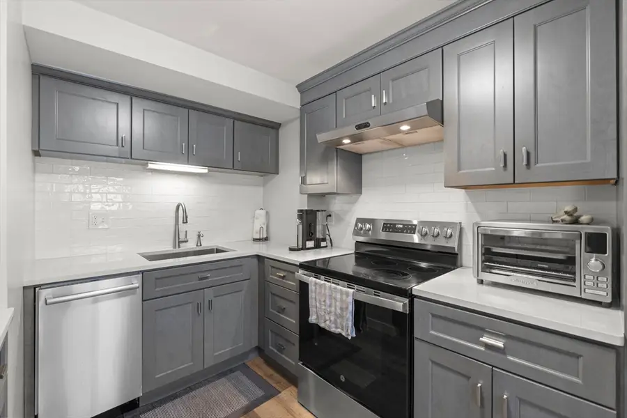 392 E 8th St #1, Boston, MA 02127 - #2