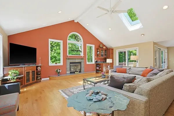 619 Massapoag Ave, Sharon, MA 02067