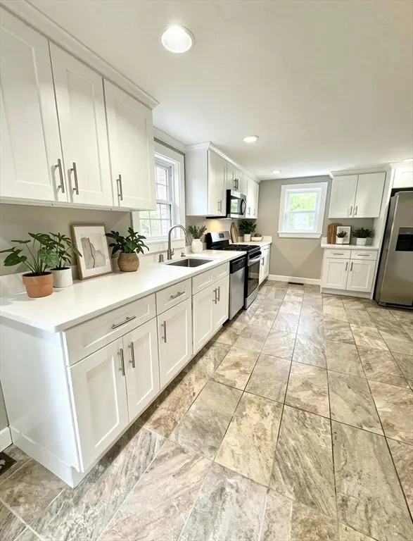 14 Elm Ave, Holbrook, MA 02343 - #1