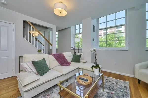 106 13th Street #327, Boston, MA 02129