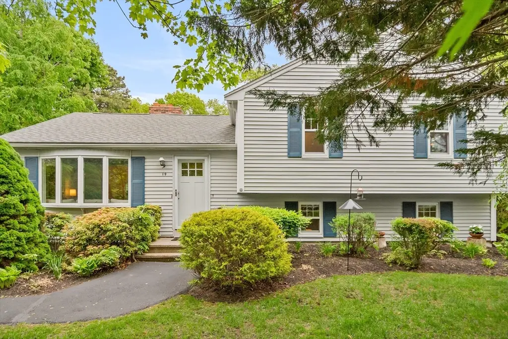 19 Hood Dr, Plymouth, MA 02360 - #1