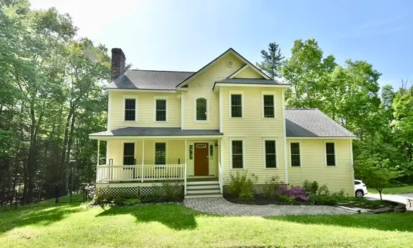 5 Eleanor La, Charlton, MA 01507