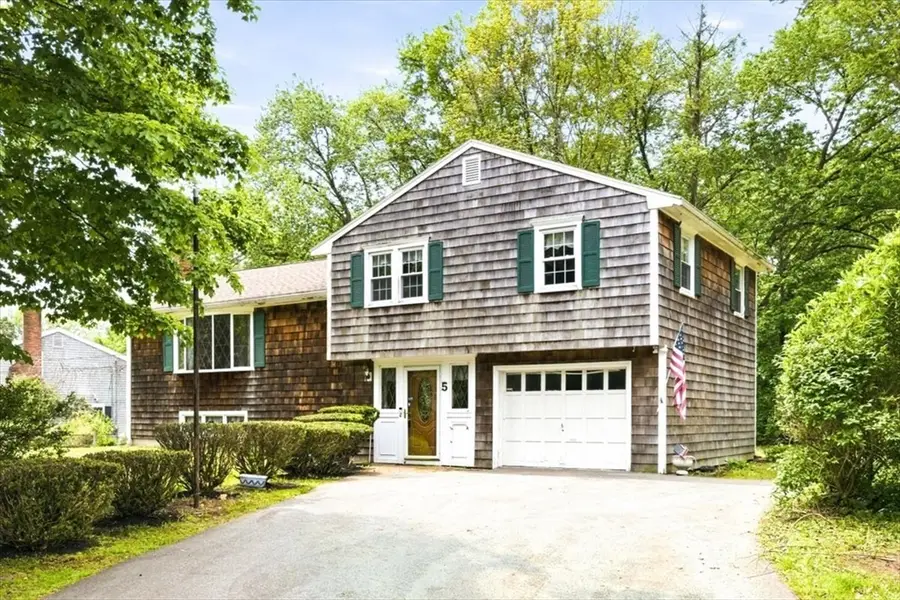 5 Spring Valley Rd, Medfield, MA 02052 - #2
