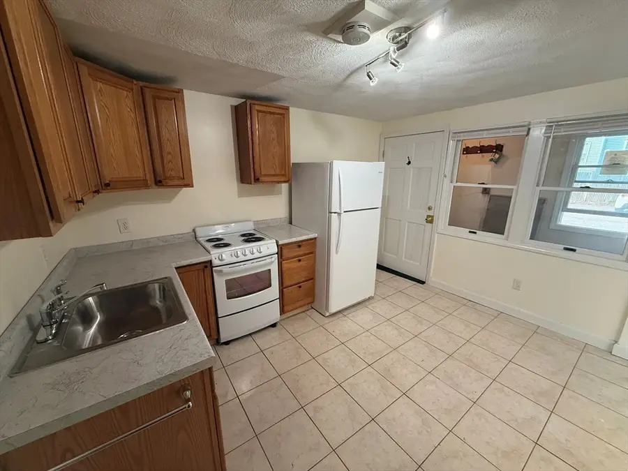 81 Cabot St #1M, Beverly, MA 01915 - #2
