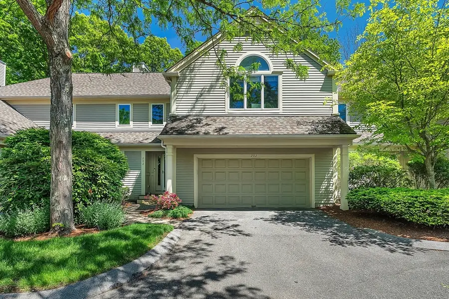 202 Dahlia Dr #202, Wayland, MA 01778 - #2