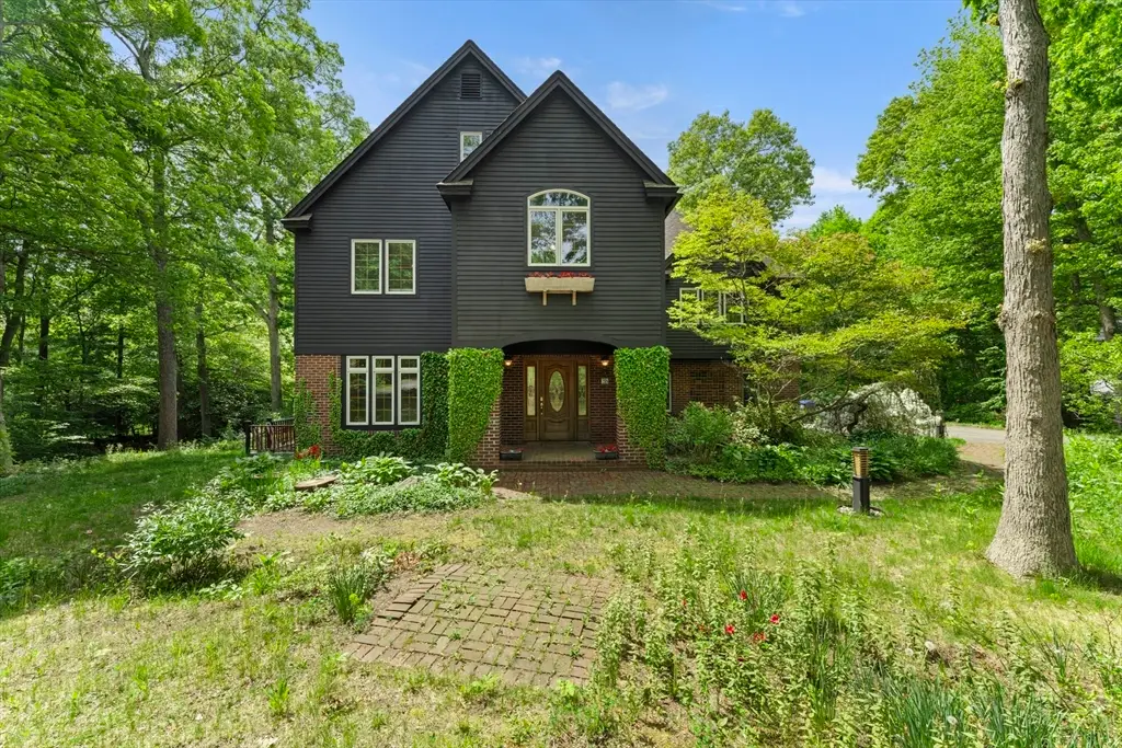 28 Vincent Rd, Mendon, MA 01756 - #1