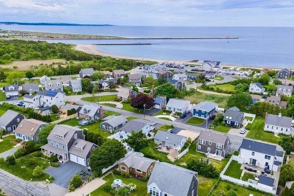 17 Almy Ave, Sandwich, MA 02563