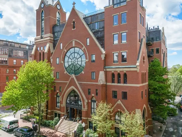 2 Clarendon St #302, Boston, MA 02116