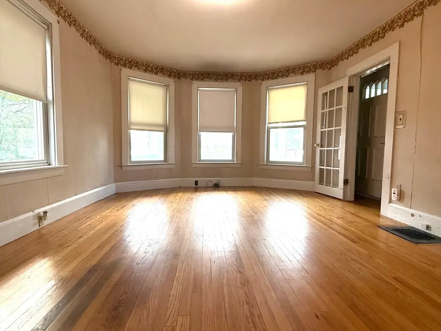 10 Avon Street, Saugus, MA 01906 - #3