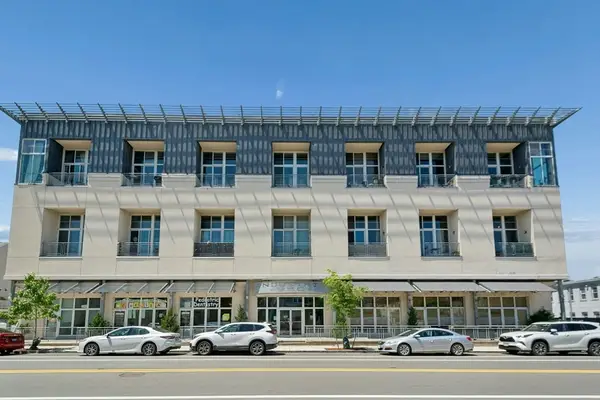 950 Broadway #36, Chelsea, MA 02150