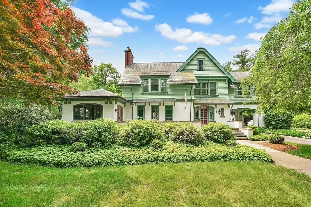 135 Forest Glen Rd, Longmeadow, MA 01106 - #1